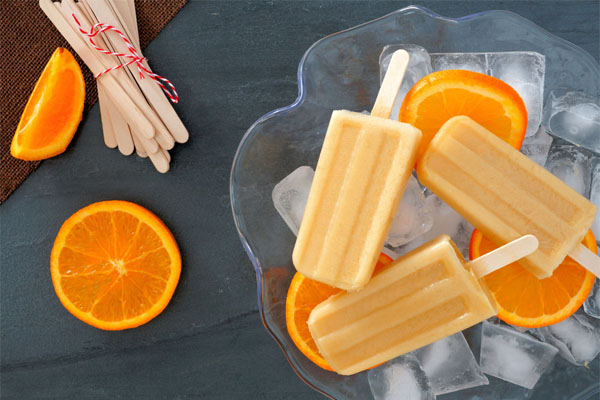Transport ice cream using a USB temperature recorder