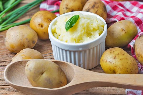 Why is a cold chain temperature recorder also needed for potato transportation